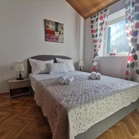 Delminium Apartment *